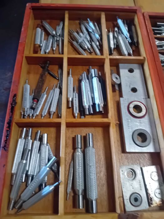 Conjunto de 164 calibres  de boa qualidade.