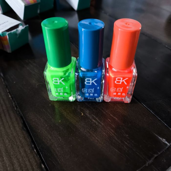 Lote UV / Neon (Vernizes e Batons) - Ideal para Artes e Testes