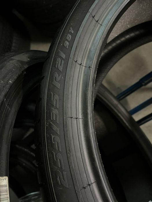 285/30/21+255/35/21 R21 Pirelli PZero PZ4 MO-S 4шт нові