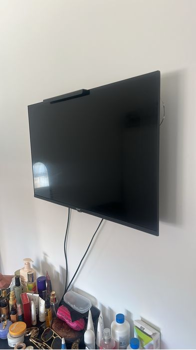 Televisao 32 polegadas + Led + Suporte