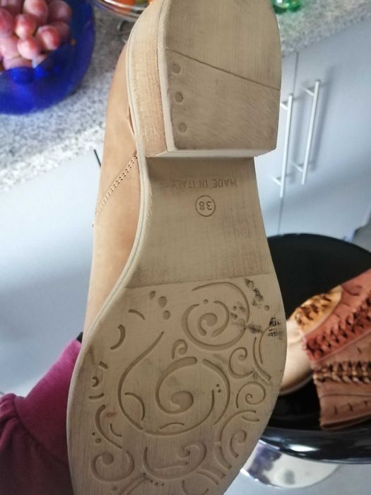 Bota e sapatilhas de mulher