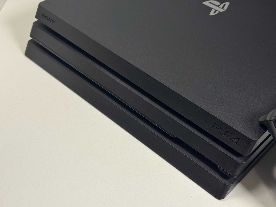 Konsola PlayStation 4 Pro 1TB z Padem Gwarancja Super Stan