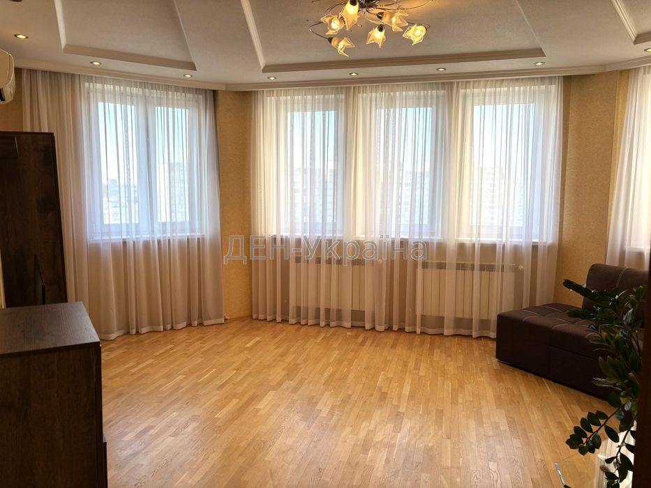 Академмістечко. 3 кімнатна квартира на пр. Палладіна 18/30