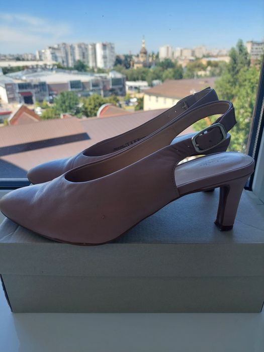 Туфлі шкіряні Clarks .