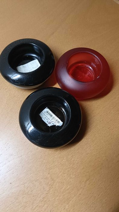 Três suporte/porta velas em vidro