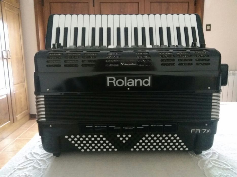 Acordeão Roland Fr 7X-Br