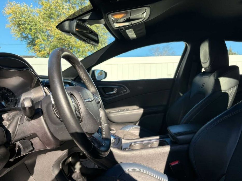 Chrysler 200 S      2015