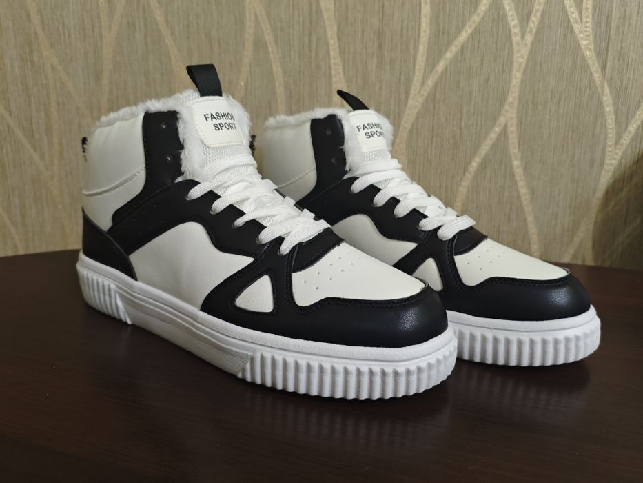 Зимние кроссовки женские размер 42

сезона