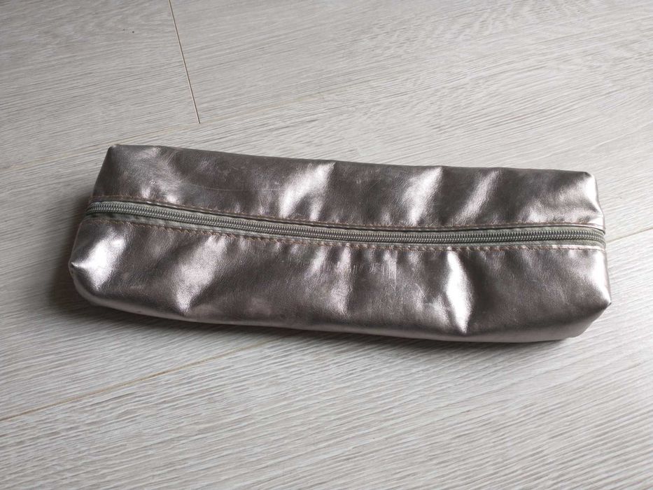 Etui / opakowanie / pojemnik / kosmetyczka