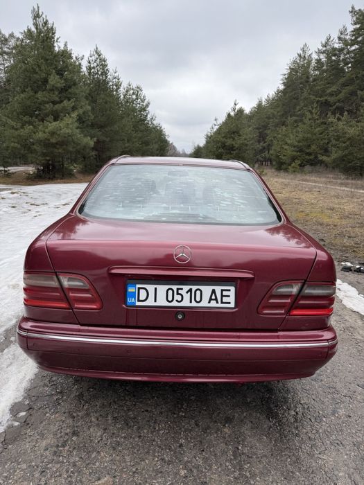 Продам Mercedes E240,