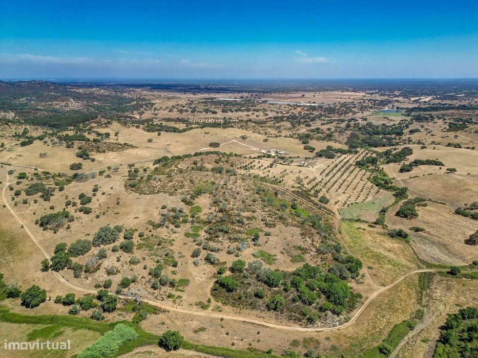 Herdade com 59,225 ha , 687m2 urbano, Ermida, em Colos, Odemira