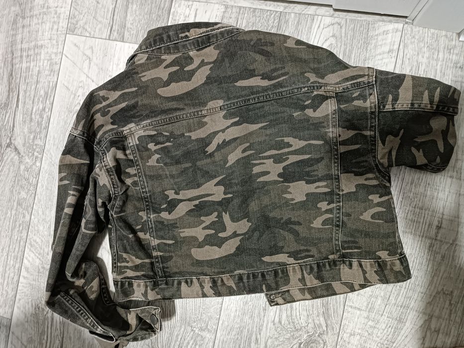 Джинсовка жіноча, вкорочена, мілітарі.