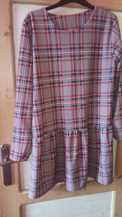 Piękna sukieneczka rozmiar 46