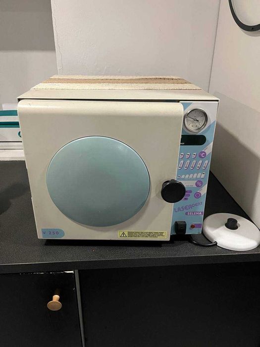 Autoclave de Esterilização a Vapor / Steam Autoclave Sterilizer