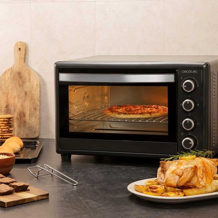Forno Elétrico de Bancada Cecotec – Novo, Nunca Usado (Com Acessórios e Manual)