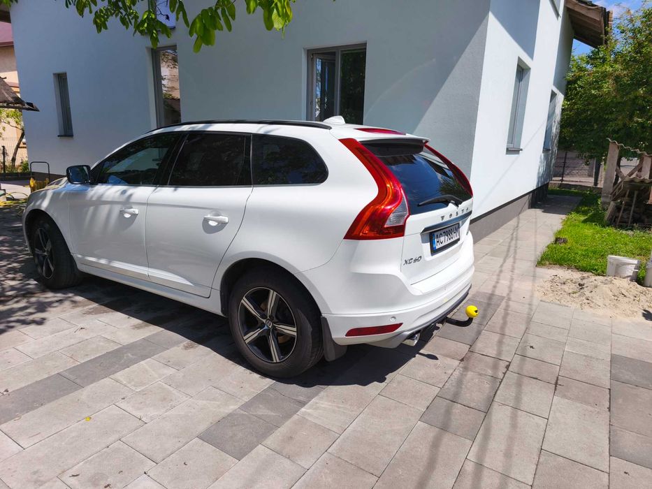 Volvo XC60 2017 2.4 R-Design