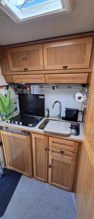 Hymer B544 (Fiat Ducato 2.5 Tdi cat 116cv ar condicionado) 6 lugares.