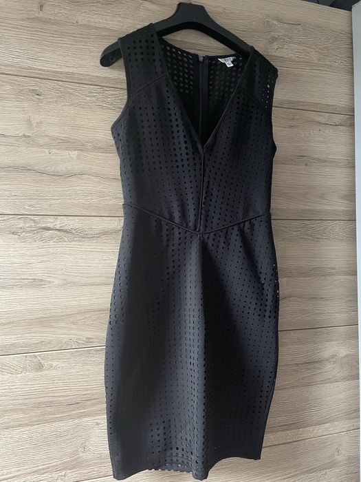 Czarna sukienka Guess xs-s