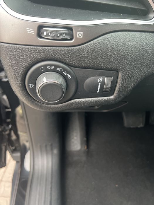 Автомобіль Jeep Cherokee 2020 Сша 2.4 Передній привод