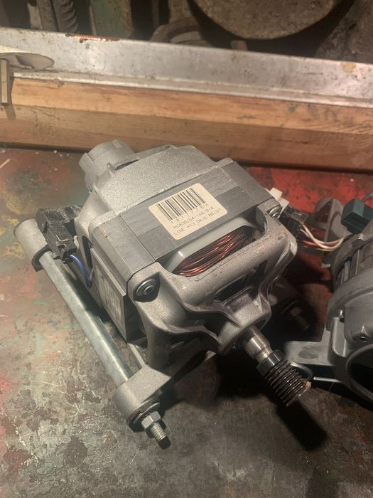 Електродвигуни в робочому стані. Не шумлять.