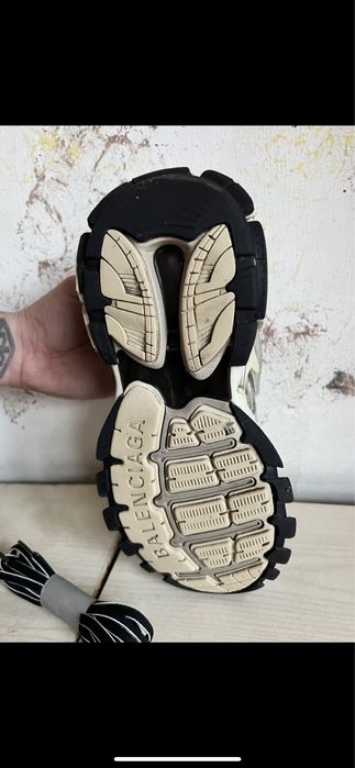 Кроссовки Balenciaga оригинал размер 38 в идеальном состоянии