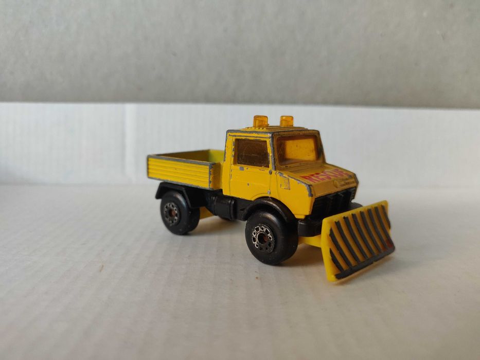 Винтажные грузовик снегоочиститель Matchbox Lesney Unimog 1983 г.