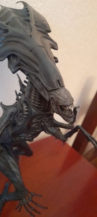 Aliens alien queen side show collectibles RARO HOT TOYs