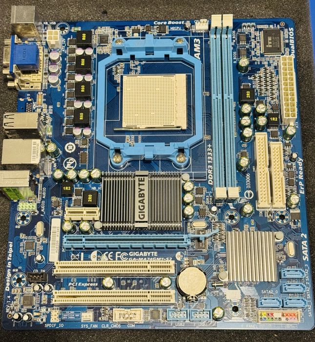 Материнська/Материнская плата Gigabyte GA-MA74GMT-S2/ Socket AM3 /DDR3