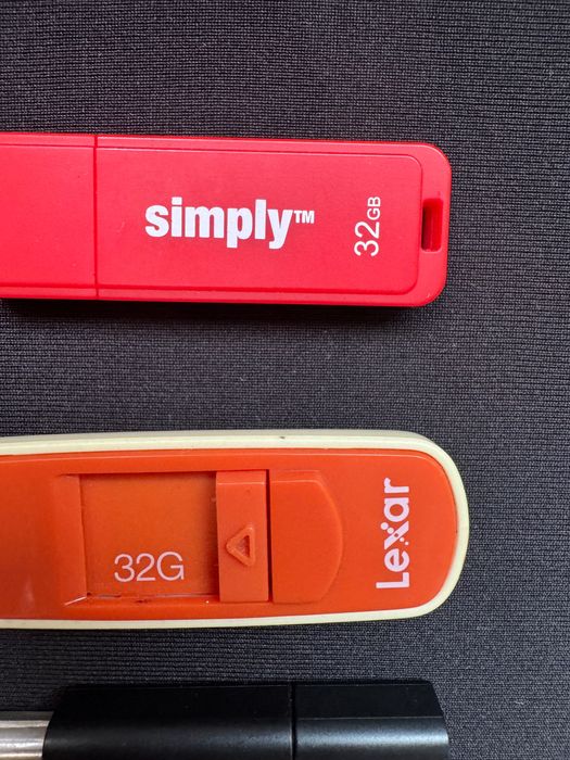 4 pen de 32G cada uma