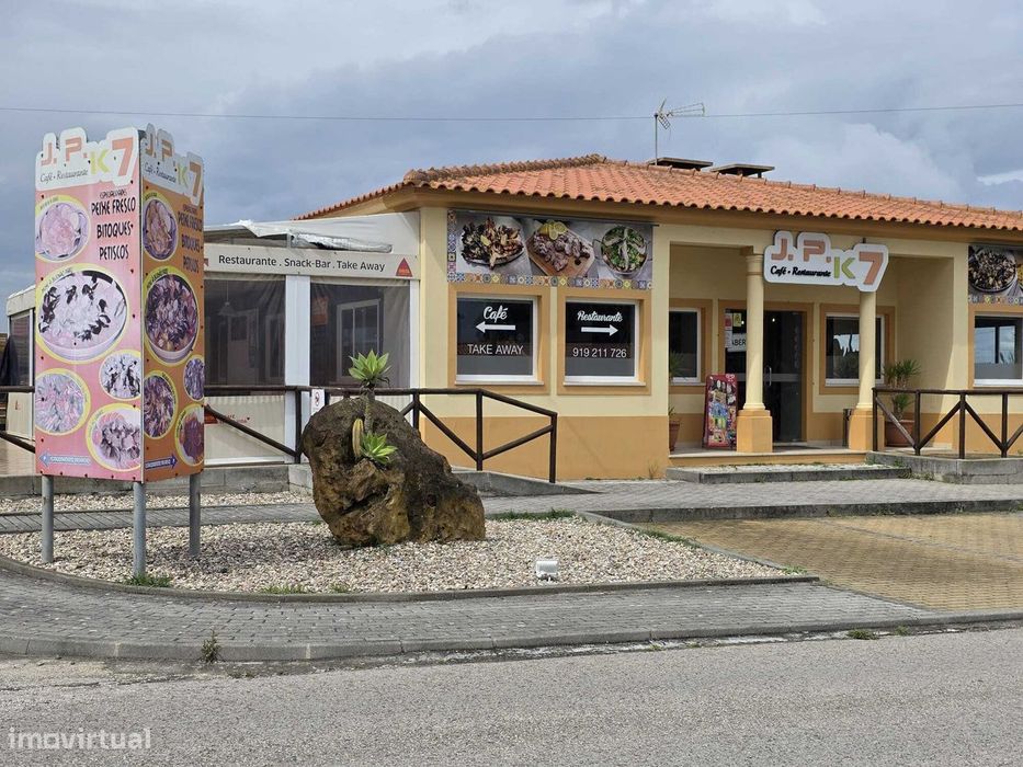 Café e Restaurante em Brejenjas, perto de Santa Cruz.