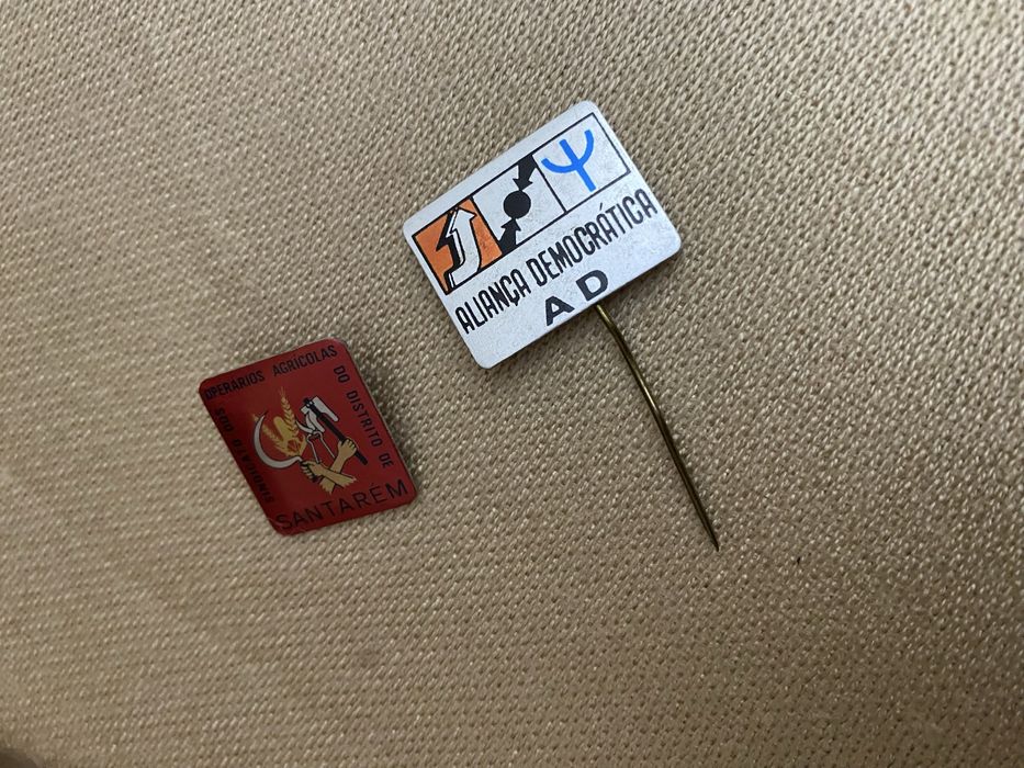Pins partidários de colecionador