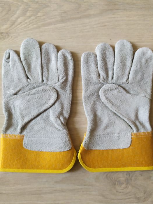 Продам перчатки CERVA