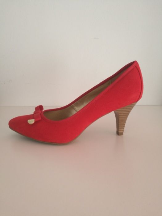 czółenka typu "szpilki" czerwone