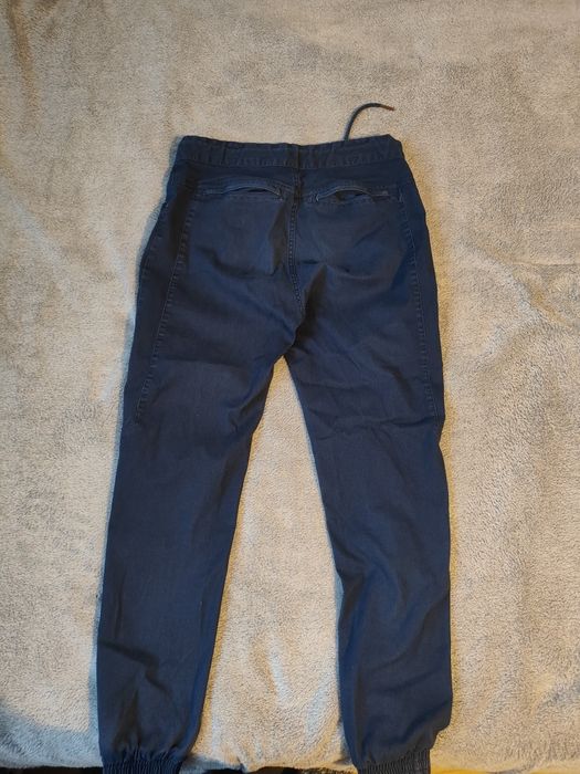 Spodnie materiałowe House granatowe