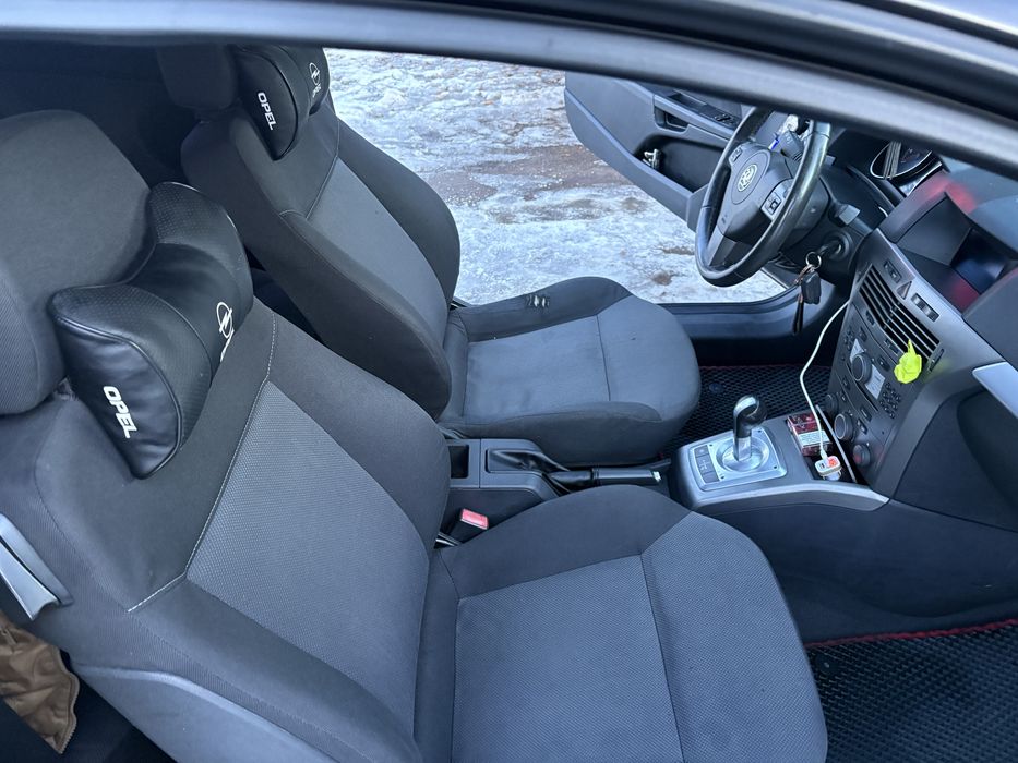 Продам Opel astra H