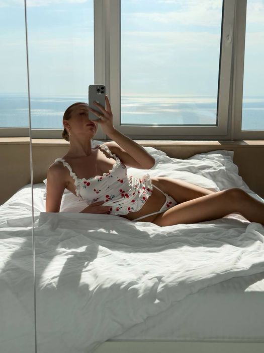 Ніжний жіночий пеньюар + трусики