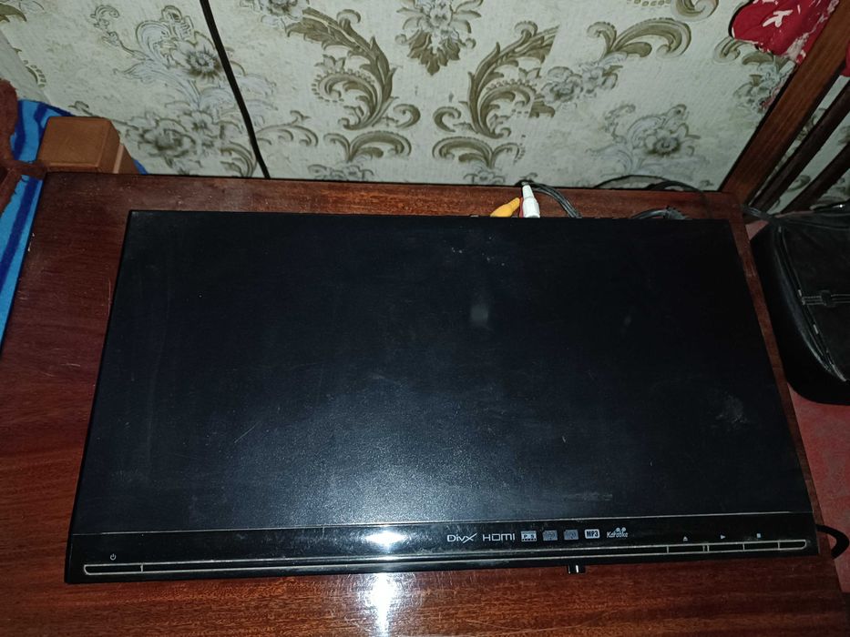 DVD плеєр Bravis з функцією караоке