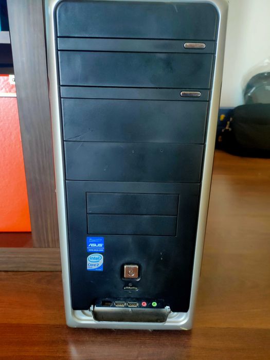 Desktop Asus (tower + memórias + Leitor/gravador CD/DVD)