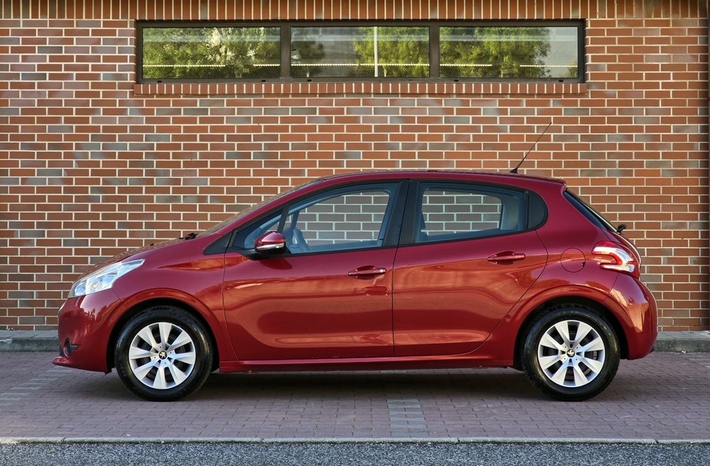 Peugeot 208 1.2 Puretech  |  IMPECÁVEL