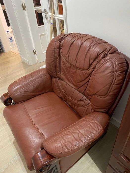 Sofá/Poltrona em cabedal