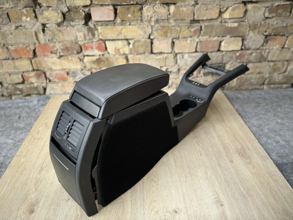 Підлокітник Шкіряний  Шкода Октавія А5 Подлокотник Skoda Octavia A5