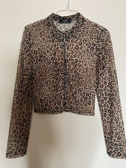 Camisa semi transparente animal print BERSHKA Tam. M