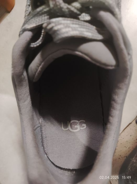 Жіночі кросівки UGG