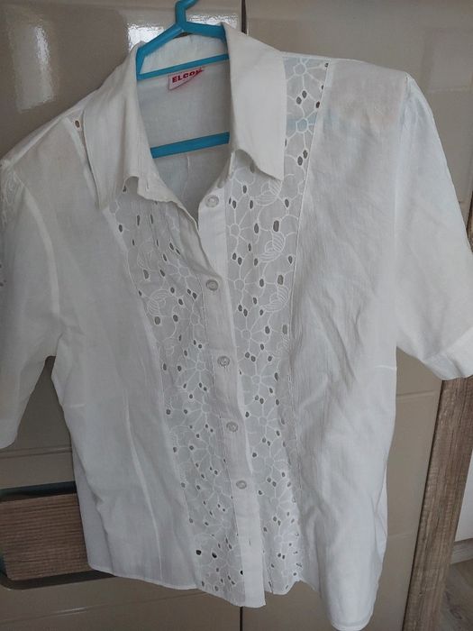 Biała bluzeczka z hafcikiem