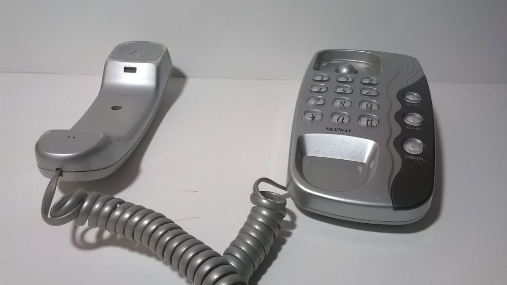 Телефони дві штуки