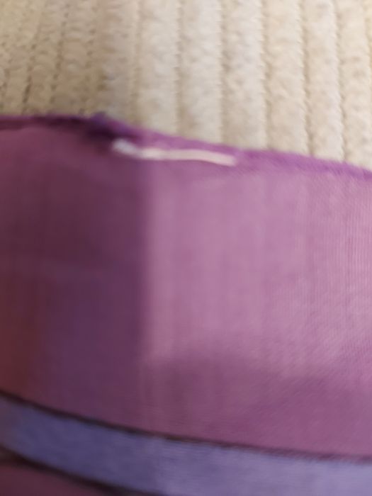 Echarpe com vários tons de Roxo e Lilás.