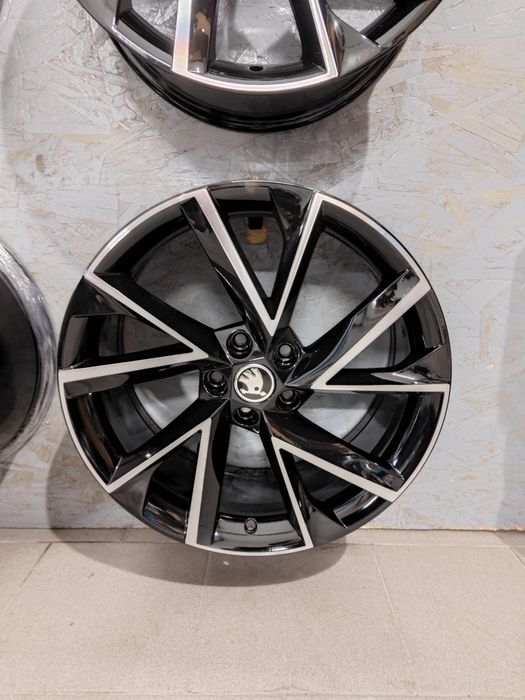 Felgi alu 5x112 19" Skoda Superb Enyaq Octavia 8J ET44