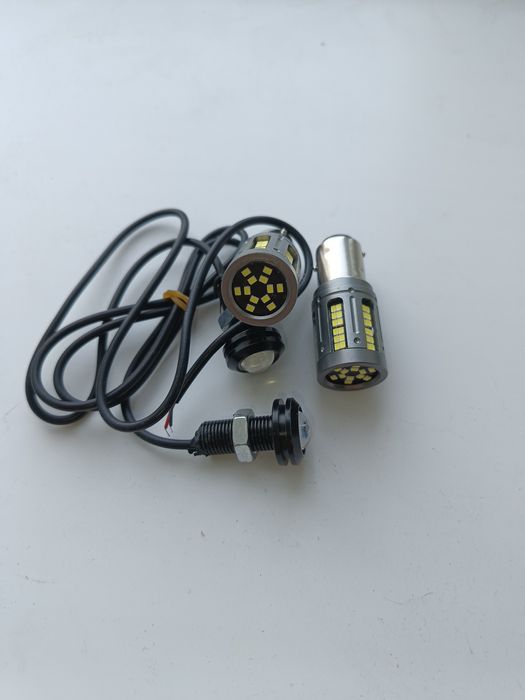 Продам LED лампи та  денні ходові вогні.