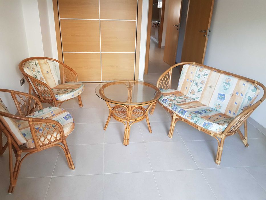 Conjunto cadeirões e mesa de verga