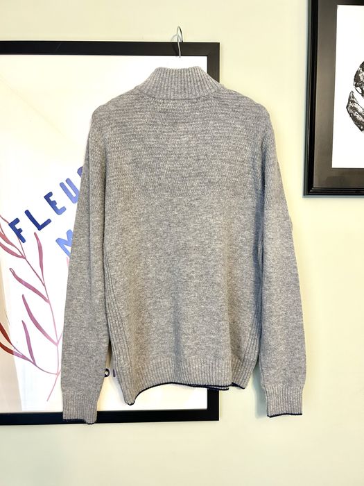 Męski wełniany szary sweter z golfem Crew Clothing Company
